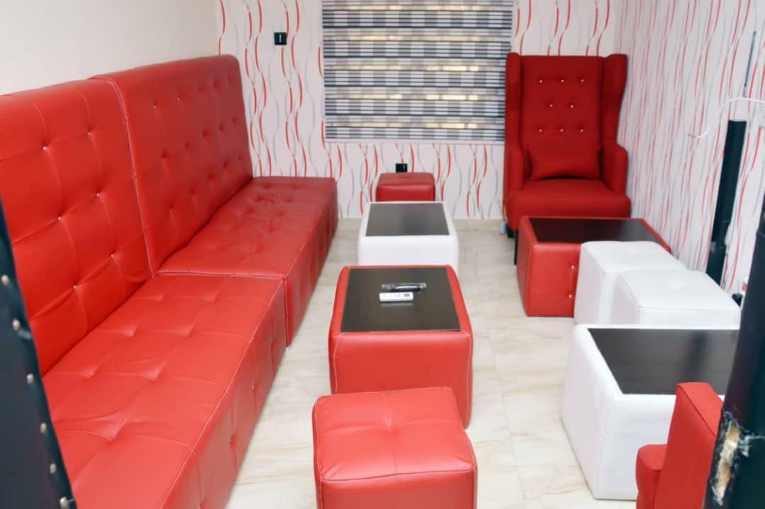 City Nest Hotel Ogombo Exterior foto