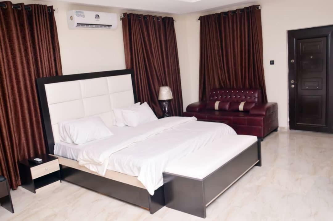 City Nest Hotel Ogombo Exterior foto